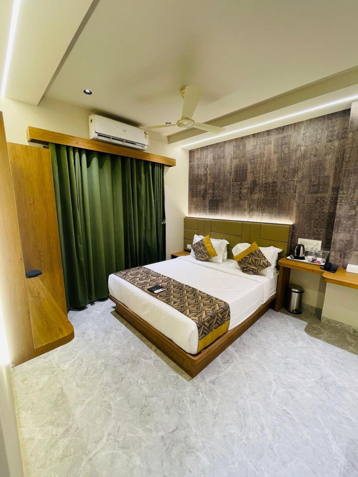 Amber Choice International Airport Mumbai