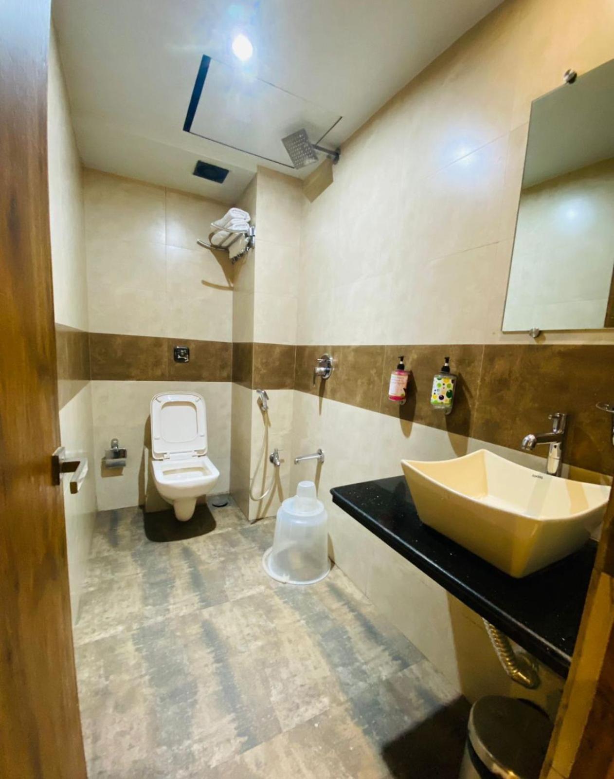 Amber Choice International Airport 3* Bombaj