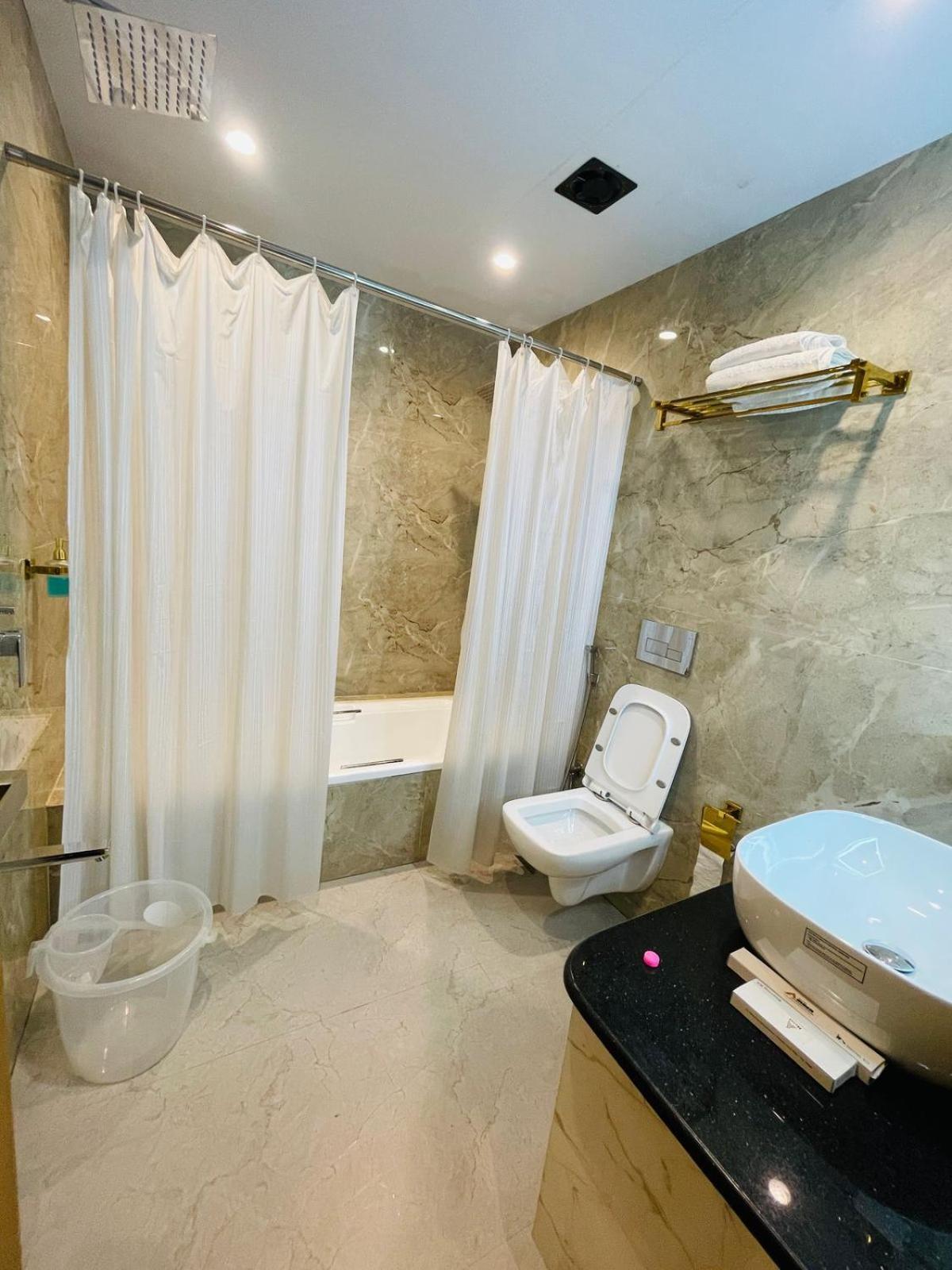 Amber Choice International Airport Hotel Bombaj