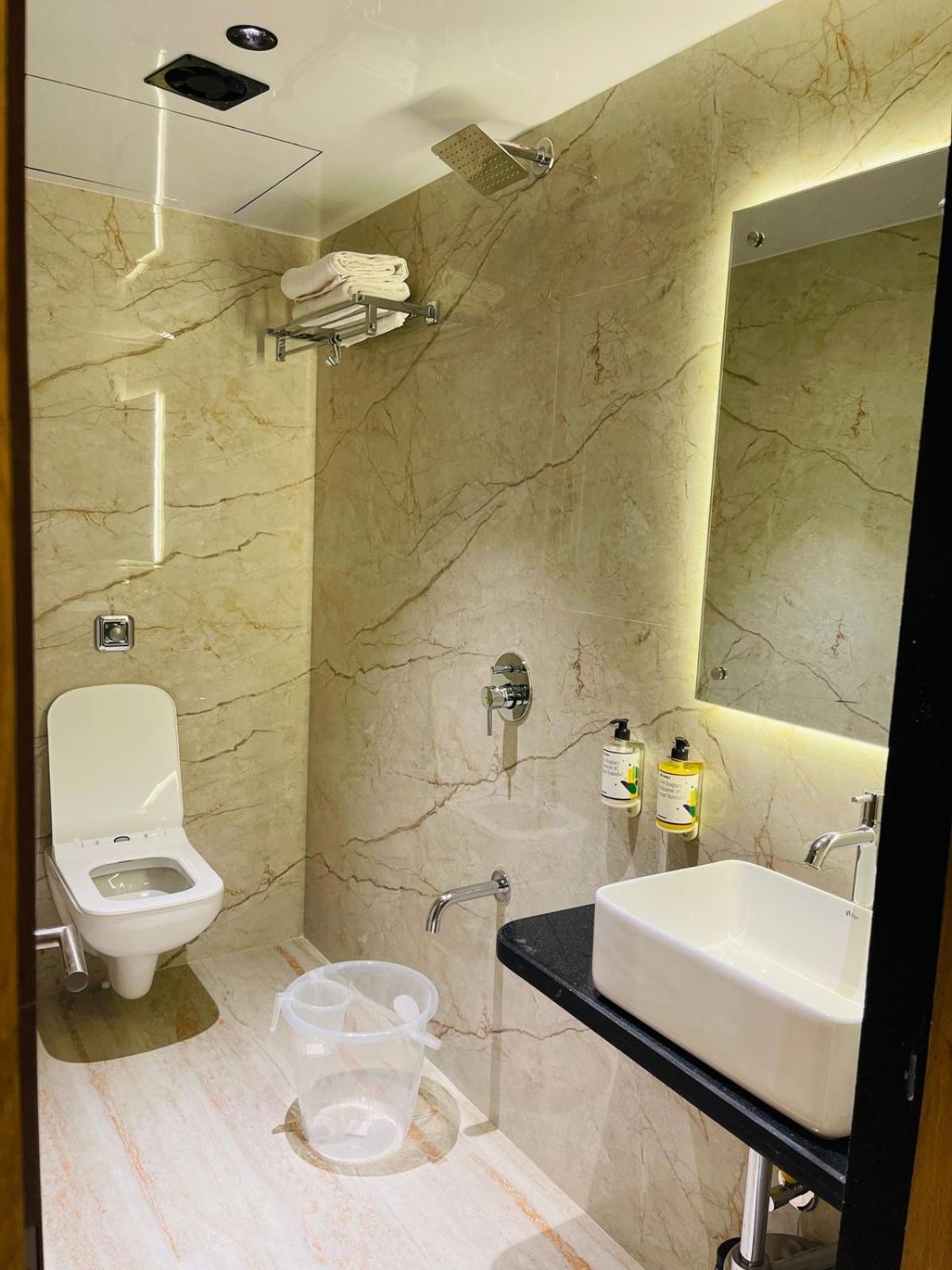 Amber Choice International Airport 3*