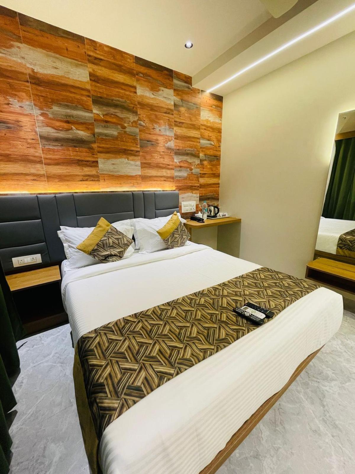 Amber Choice International Airport 3* Bombaj